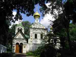 1280px-Holy_Trinity_Church_in_Hospital_of_Saint_Vladimir_20
